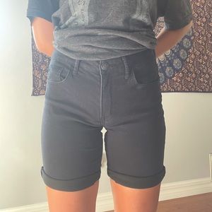 Aeropostale 9” Bermuda Short